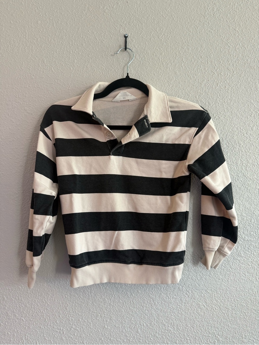 H&M Men’s Black and Cream Striped Zip-Front Rugby Sweater